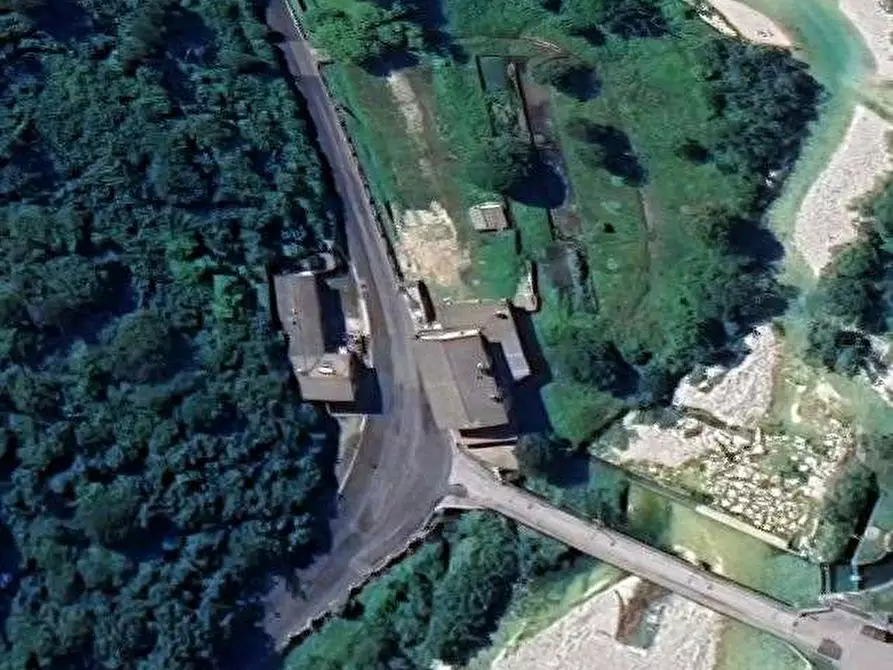 Immagine 9 di Stabile in vendita  in Via Roma a Lusevera