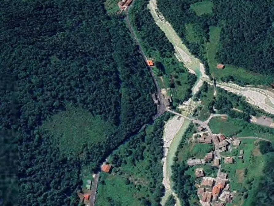 Immagine 10 di Stabile in vendita  in Via Roma a Lusevera