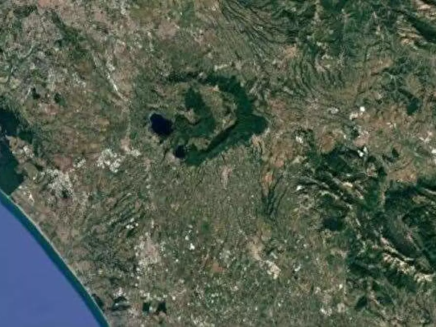 Immagine 8 di Appartamento in vendita  in Via Ponte Tre Armi a Genzano Di Roma