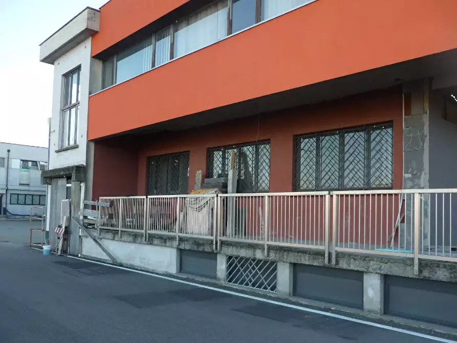 Immagine 1 di Negozio in vendita  in Str. Torino a Caselle Torinese