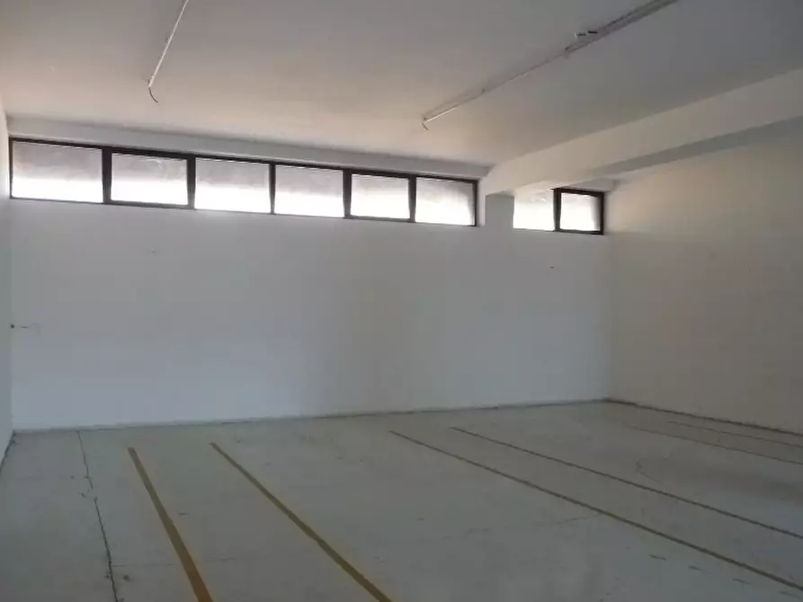 Immagine 8 di Negozio in vendita  in Str. Torino a Caselle Torinese