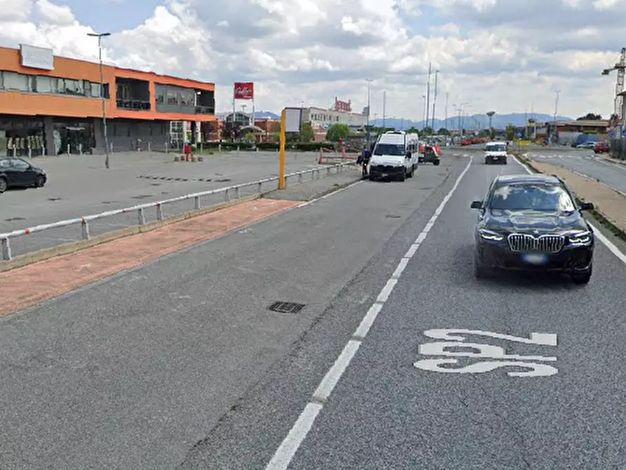 Immagine 10 di Negozio in vendita  in Str. Torino a Caselle Torinese