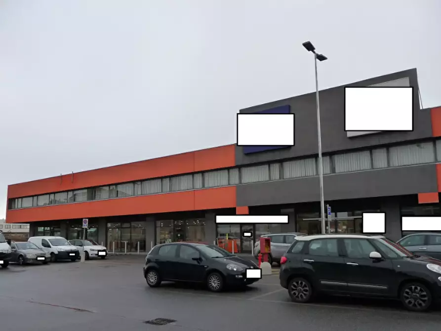 Immagine 3 di Negozio in vendita  in Str. Torino a Caselle Torinese