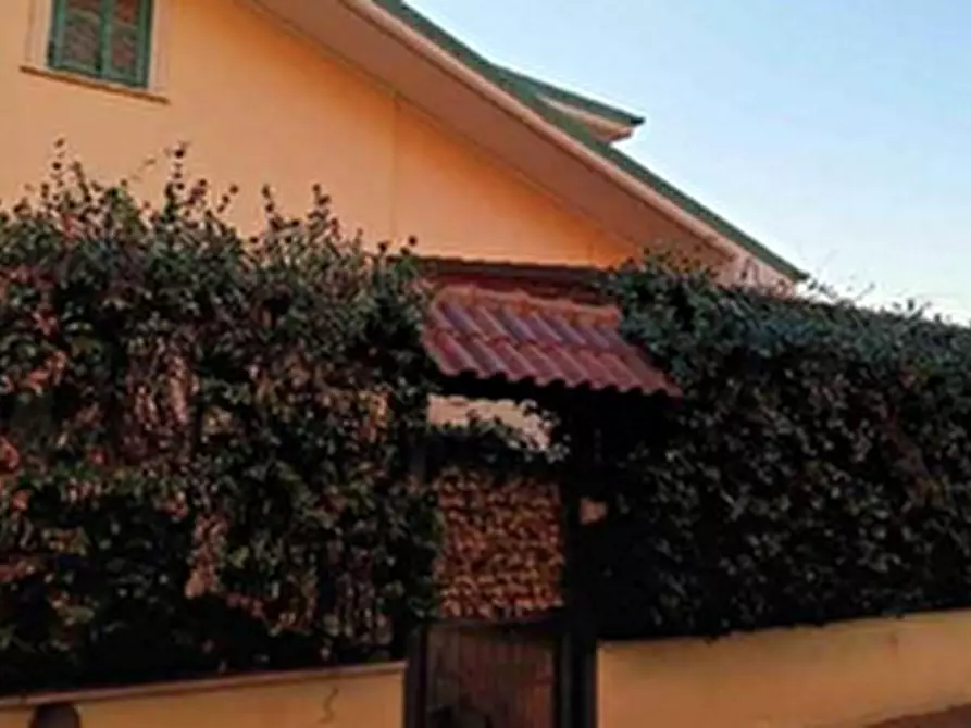 Immagine 6 di Villa in vendita  in Via Guido Reni a Guidonia Montecelio