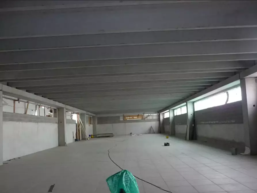 Immagine 14 di Negozio in vendita  in Str. Torino a Caselle Torinese