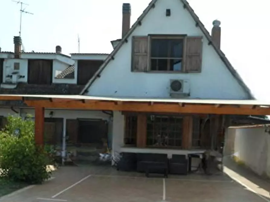 Immagine 1 di Porzione di villa in vendita  in Via Castel de Ceveri  a Formello