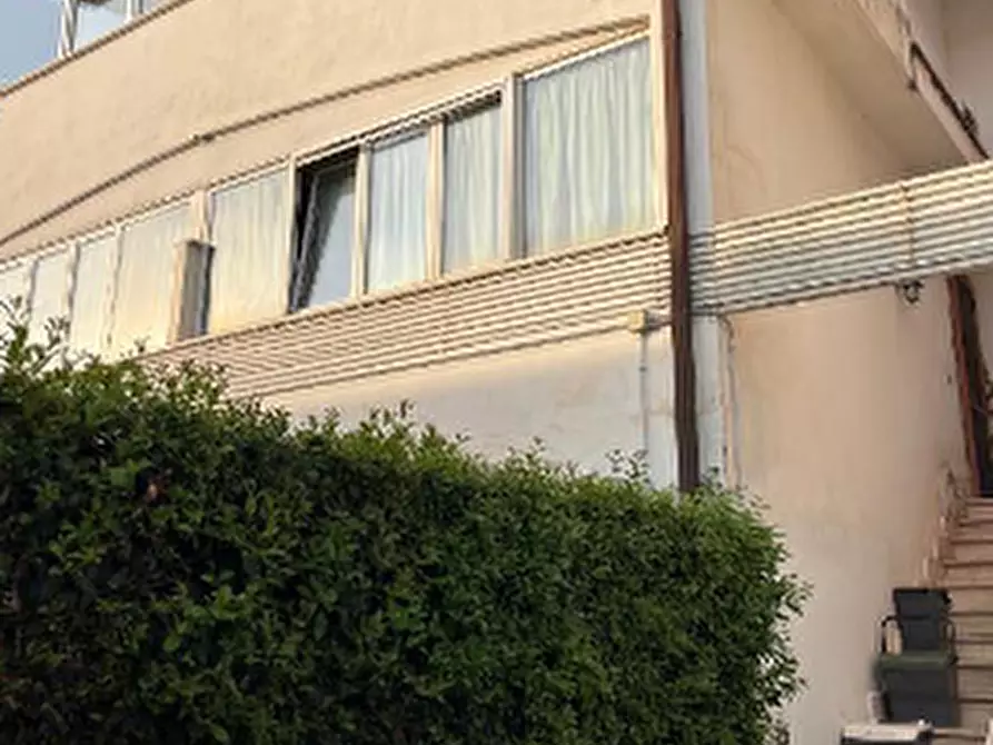 Immagine 1 di Appartamento in vendita  in Viale Danimarca  a Pomezia