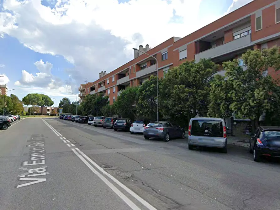 Immagine 3 di Negozio in vendita  in Via Enrico Berlinguer  a Civitavecchia