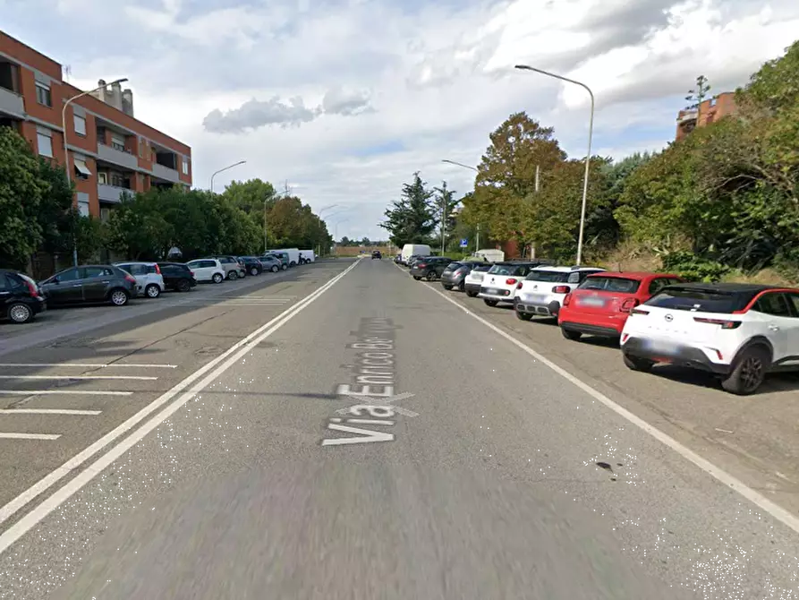 Immagine 4 di Negozio in vendita  in Via Enrico Berlinguer  a Civitavecchia