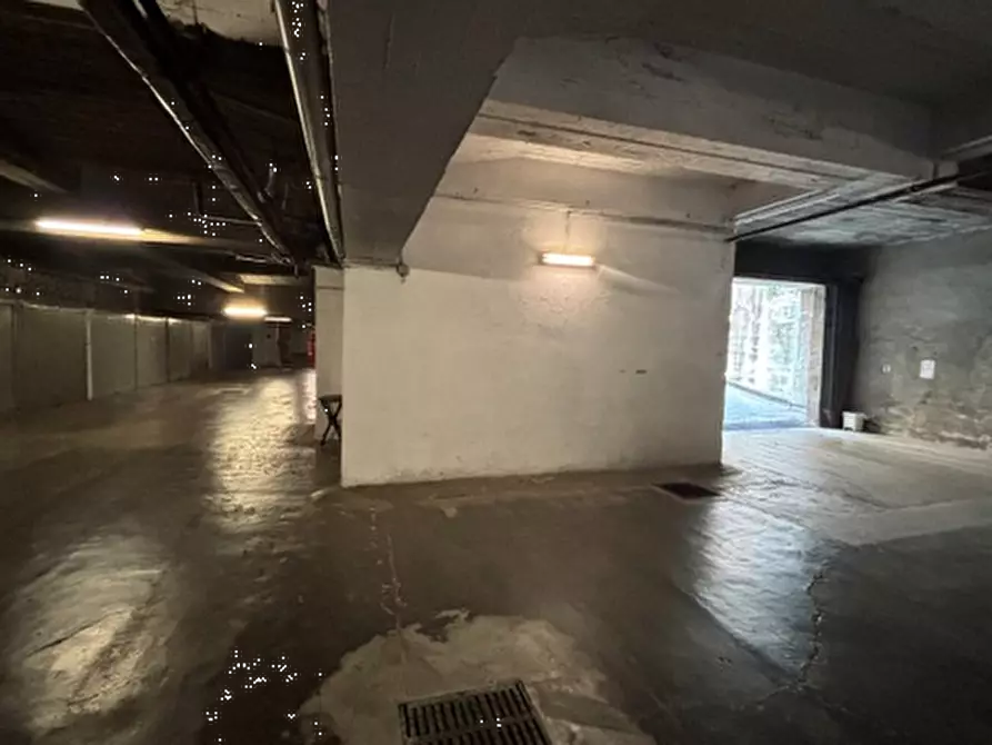 Immagine 1 di Garage in vendita  in Via Randaccio  a Torino