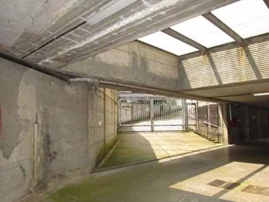 Immagine 5 di Garage in vendita  in Via Costantino Baroni a Milano
