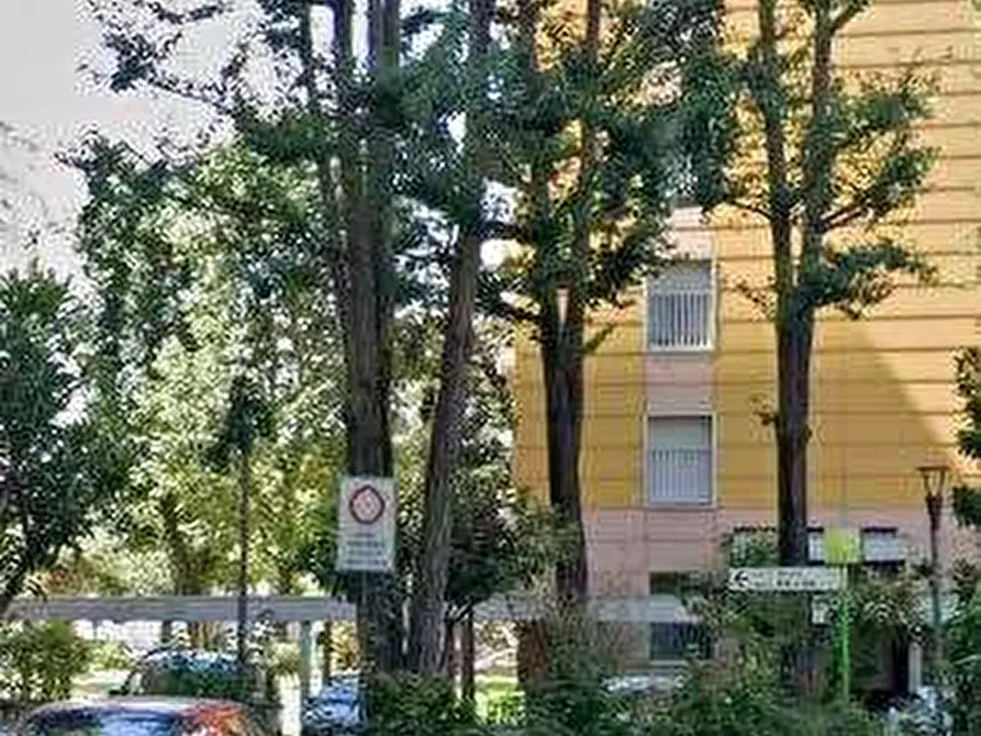 Immagine 8 di Garage in vendita  in Via Costantino Baroni a Milano