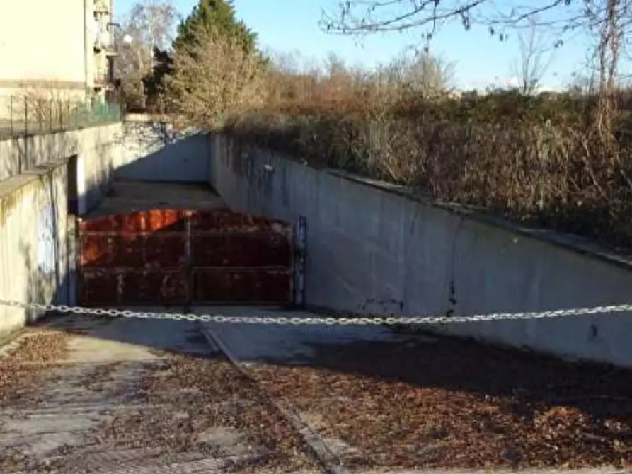 Immagine 7 di Garage in vendita  in Via Monviso a Garbagnate Milanese