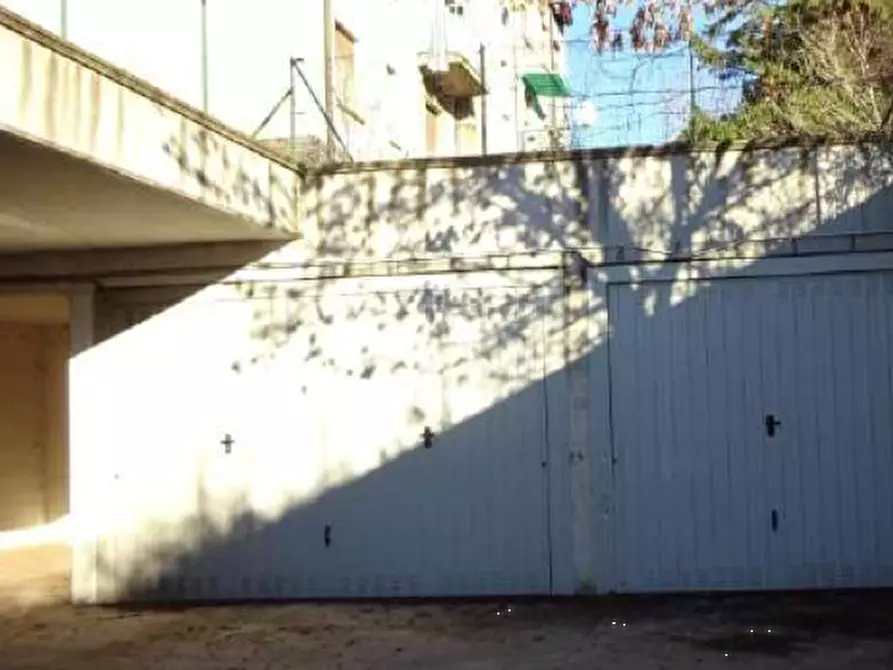 Immagine 9 di Garage in vendita  in Via Monviso a Garbagnate Milanese