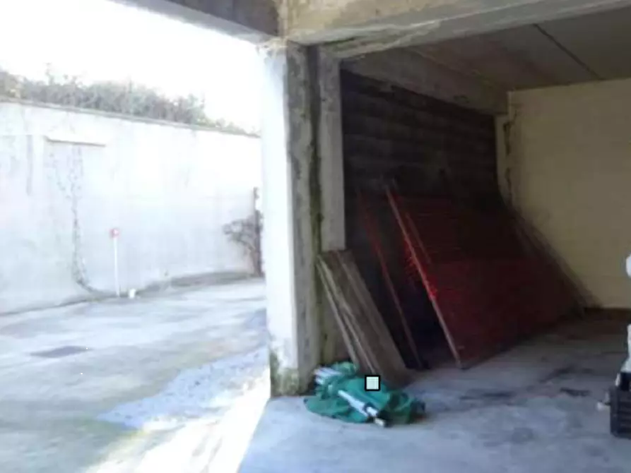 Immagine 13 di Garage in vendita  in Via Monviso a Garbagnate Milanese