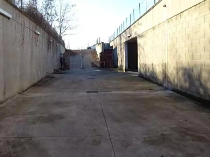 Immagine 15 di Garage in vendita  in Via Monviso a Garbagnate Milanese