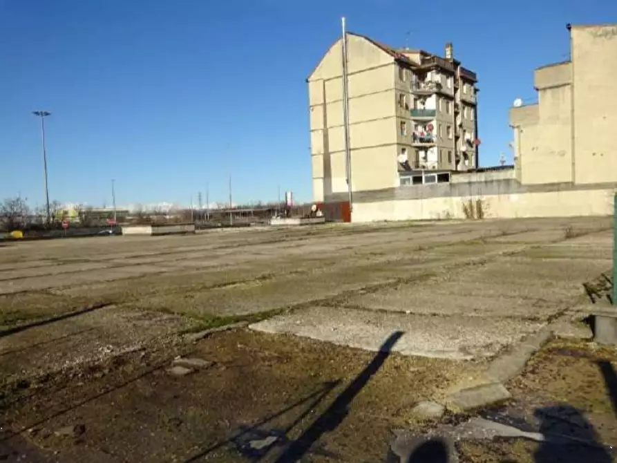 Immagine 16 di Garage in vendita  in Via Monviso a Garbagnate Milanese