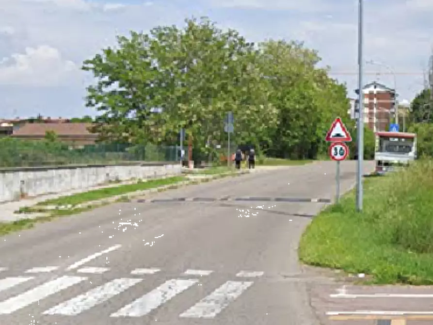 Immagine 17 di Garage in vendita  in Via Monviso a Garbagnate Milanese