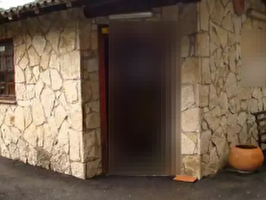 Immagine 6 di Stabile in vendita  in Località Mezzaluna  a Mentana