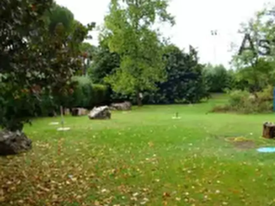 Immagine 3 di Stabile in vendita  in Località Mezzaluna  a Mentana