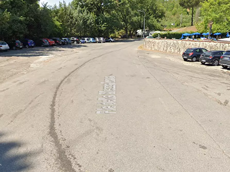 Immagine 11 di Stabile in vendita  in Località Mezzaluna  a Mentana