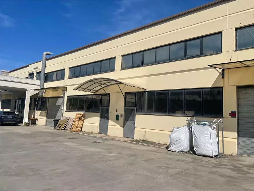 Immagine 1 di Capannone industriale in vendita  in Via di Torre Sant'Anastasia a Roma