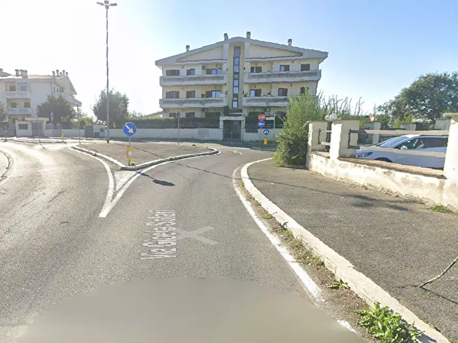 Immagine 3 di Appartamento in vendita  in Via Gioele Solari a Roma