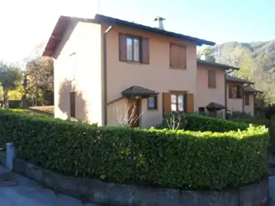 Immagine 1 di Villetta a schiera in vendita  in Via Marie Therese Steiert   a Magreglio