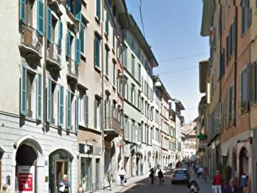 Immagine 5 di Appartamento in vendita  in Via Sant'Alessandro a Bergamo