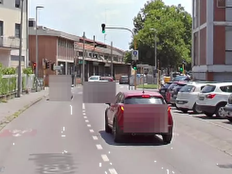 Immagine 5 di Garage in vendita  in  Via Jacopo Crescini  a Padova