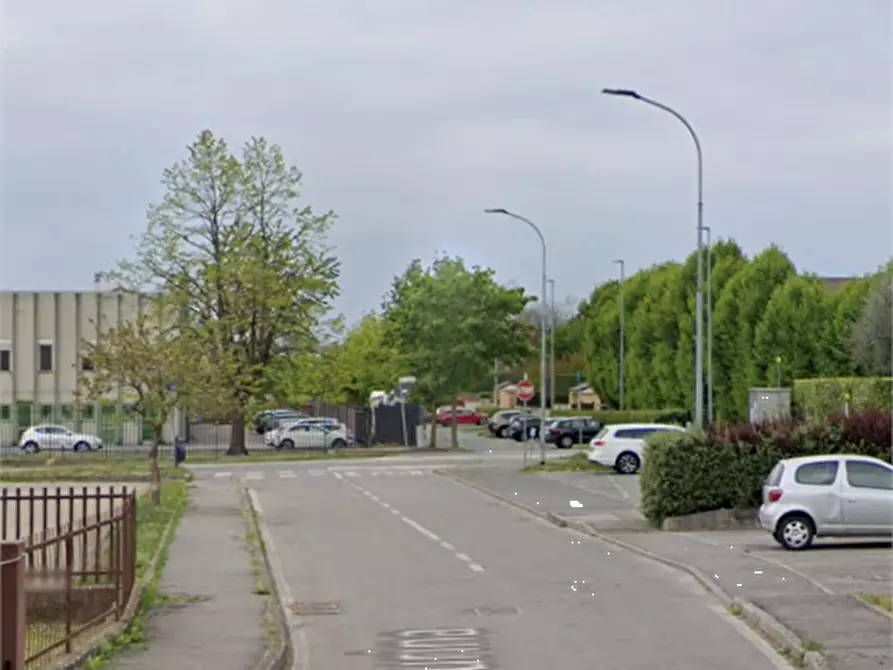 Immagine 10 di Appartamento in vendita  in Via Cascina Tamburina a Usmate Velate