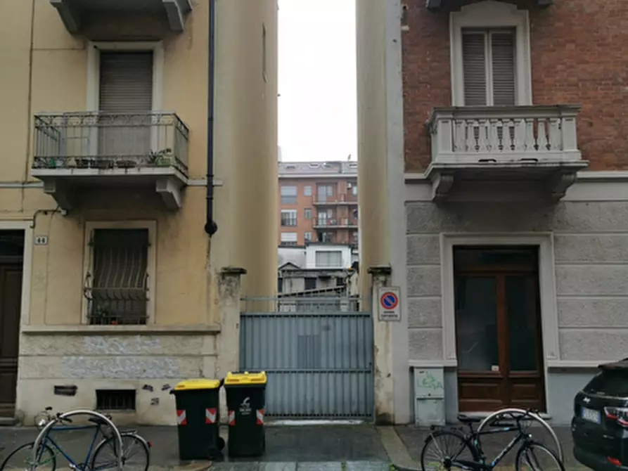 Immagine 2 di Laboratorio in vendita  in Via Serrano  a Torino