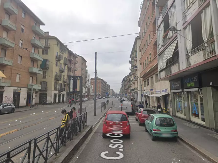 Immagine 7 di Appartamento in vendita  in Corso Giulio Cesare  a Torino