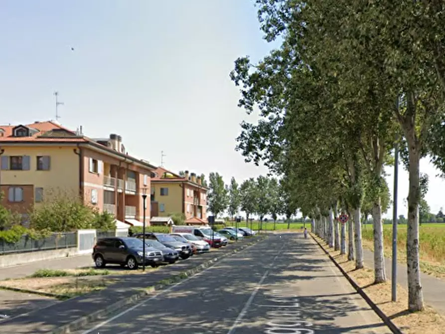 Immagine 4 di Garage in vendita  in Via Papa Wojtyla a Vermezzo Con Zelo