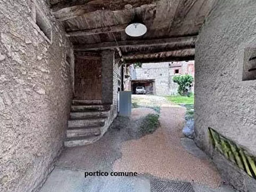 Immagine 3 di Porzione di casa in vendita  in Via Maestra a Revine Lago