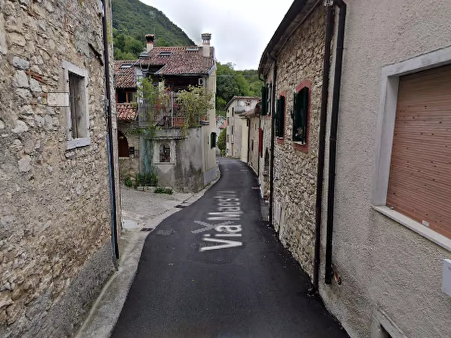 Immagine 11 di Porzione di casa in vendita  in Via Maestra a Revine Lago