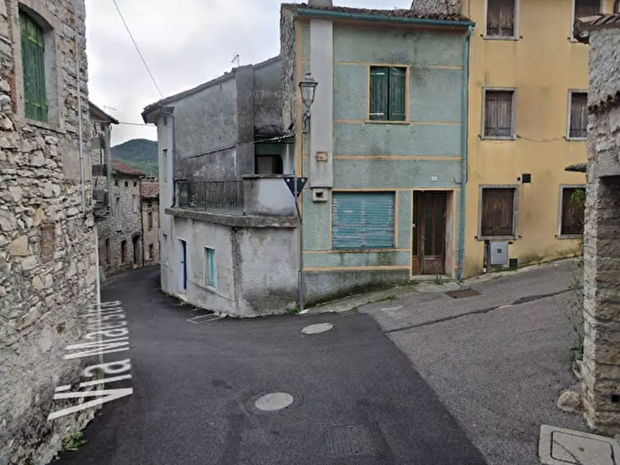 Immagine 13 di Porzione di casa in vendita  in Via Maestra a Revine Lago