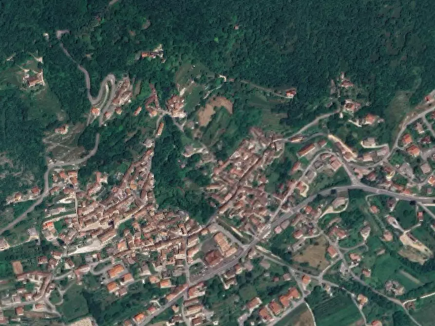 Immagine 22 di Porzione di casa in vendita  in Via Maestra a Revine Lago