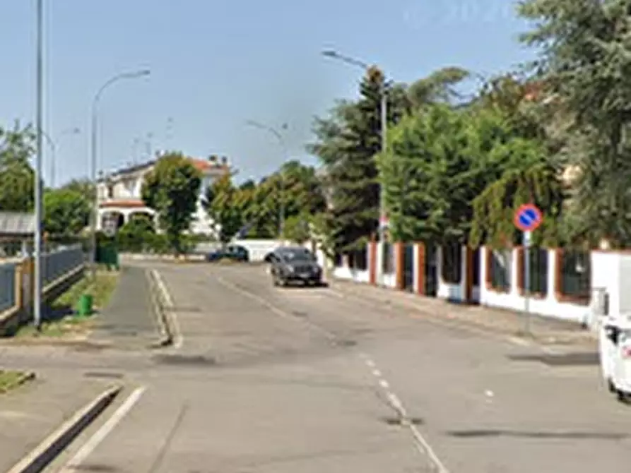 Immagine 5 di Garage in vendita  in Via Papa Wojtyla a Vermezzo Con Zelo