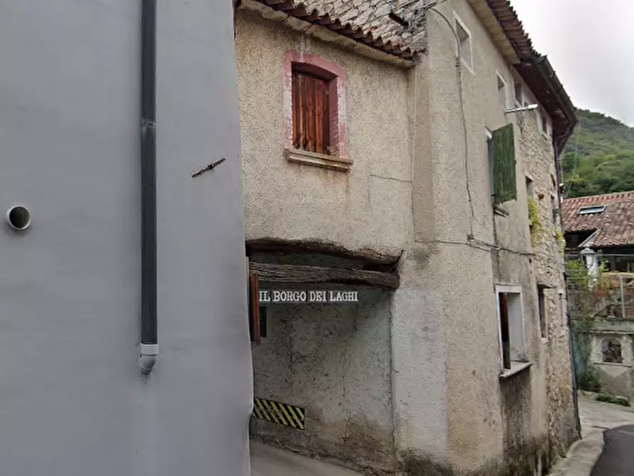 Immagine 10 di Porzione di casa in vendita  in Via Maestra a Revine Lago