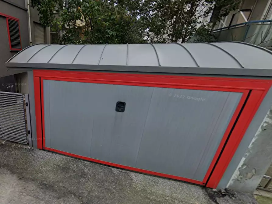 Immagine 1 di Garage in vendita  in Viale Spica a Rimini