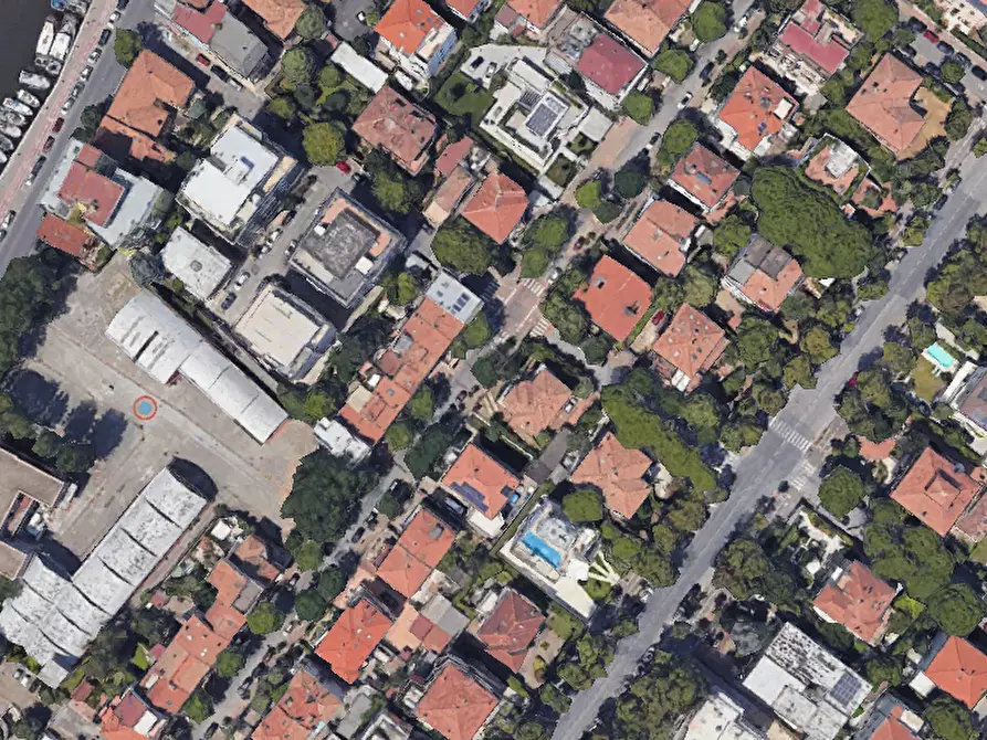 Immagine 5 di Garage in vendita  in Viale Spica a Rimini