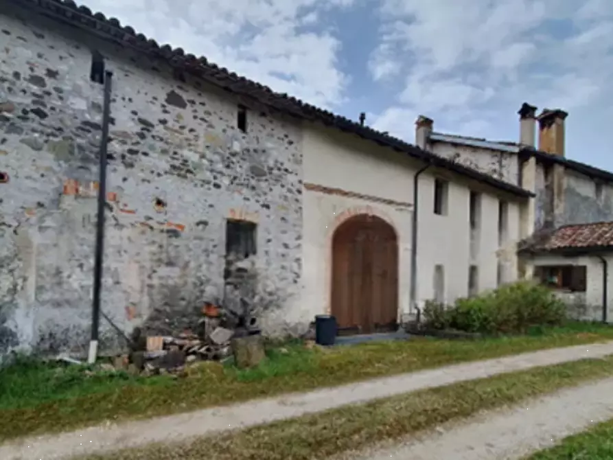 Immagine 2 di Magazzino in vendita  in Via San Giorgio a Sedico