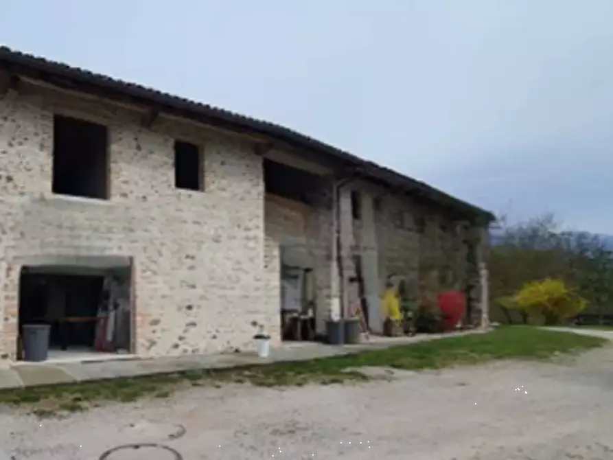 Immagine 1 di Magazzino in vendita  in Via San Giorgio a Sedico