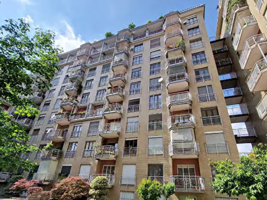 Immagine 3 di Appartamento in vendita  in Viale Faenza a Milano