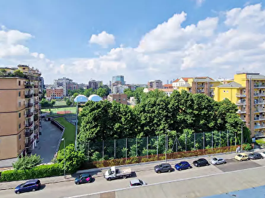 Immagine 13 di Appartamento in vendita  in Viale Faenza a Milano