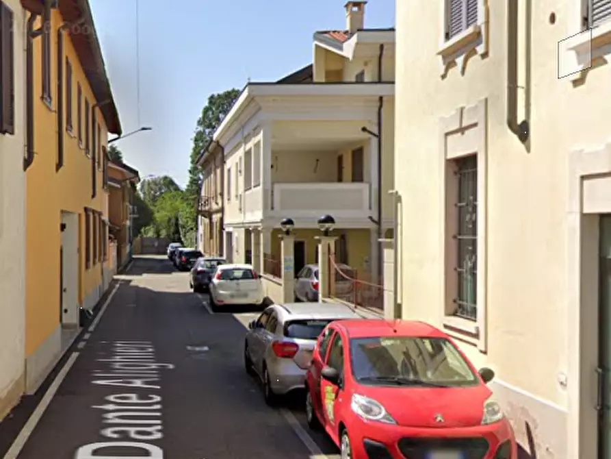 Immagine 4 di Garage in vendita  in Via Dante Alighieri a Arluno