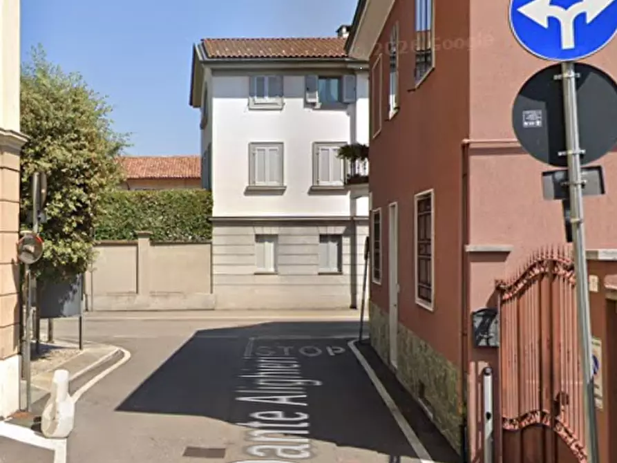 Immagine 5 di Garage in vendita  in Via Dante Alighieri a Arluno