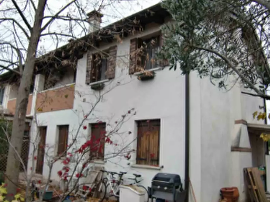 Immagine 2 di Porzione di casa in vendita  in Via Pietro Sola a Zero Branco