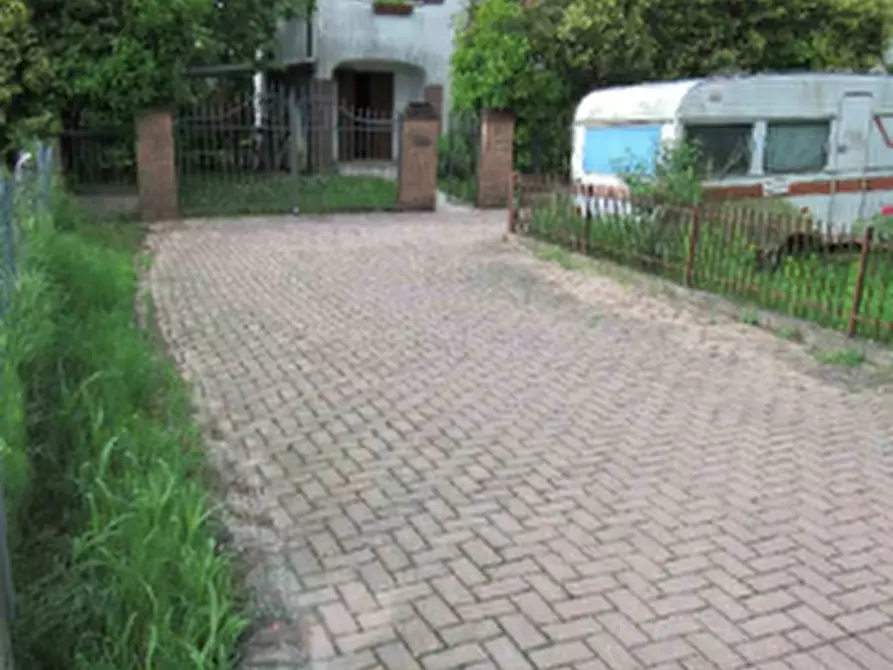 Immagine 6 di Porzione di casa in vendita  in Via Pietro Sola a Zero Branco